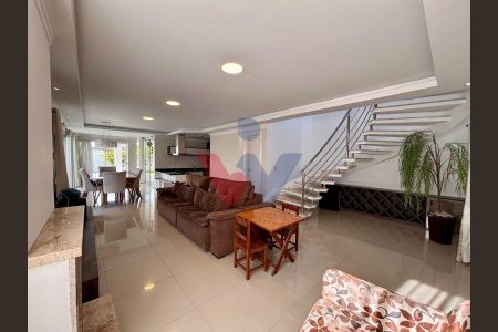 11_photo/94dcfb61ad.98a2f1197ddc2320-ATLAS-ef20b5d5-ae9c-471a-88d1-b0ebdd8c3af3.jpg de casa à venda com 2 quartos, 330m² em Pinheirinho, Curitiba