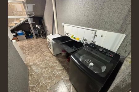 10_photo/94dcfb6373.d60ed16da6b331d7-ATLAS-9ca0d681-0b37-4db2-a159-9dcc646e5c38.jpg de casa à venda com 3 quartos, 135m² em Pinheirinho, Curitiba