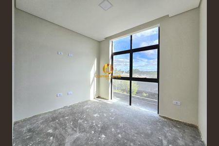 5_photo/94dcfb63a3.e100dba37721dde7-ATLAS-19d3c0a2-df29-4b56-9f9c-966c7916bbf0.jpg de casa à venda com 3 quartos, 112m² em Pinheirinho, Curitiba