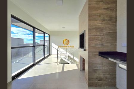 28_photo/94dcfb63a3.e100dba37721dde7-ATLAS-c021e0af-946b-4630-b9d8-9862834ae02b.jpg de casa à venda com 3 quartos, 112m² em Pinheirinho, Curitiba