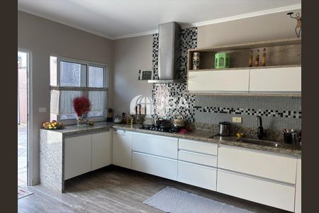 17_photo/94dcfb6489.f2ed236aecaa8a04-ATLAS-c6357252-47dd-4ab3-a86b-ce3439d8a0be.jpg de casa à venda com 3 quartos, 130m² em Pinheirinho, Curitiba