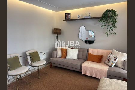 4_photo/94dcfb6489.f2ed236aecaa8a04-ATLAS-fbd7fe39-c0cc-4ff4-9a77-c2315aed4fec.jpg de casa à venda com 3 quartos, 130m² em Pinheirinho, Curitiba