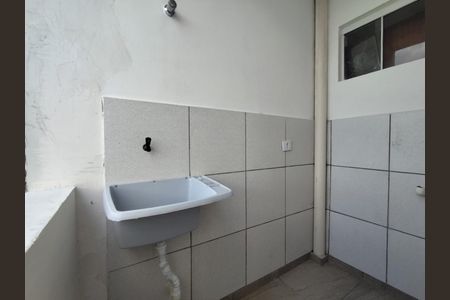 6_photo/94dcfb64a5.953f8a5a38e8f04e-ATLAS-791d4b38-67ba-4889-97c6-020917a66e1a.jpg de casa à venda com 2 quartos, 48m² em Pinheirinho, Curitiba