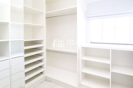 29_photo/94dcfb64bd.21b82dd0b136b59b-ATLAS-8176b0d7-fb5f-486a-91a5-4f3be6f5850a.jpg de casa à venda com 3 quartos, 201m² em Pinheirinho, Curitiba