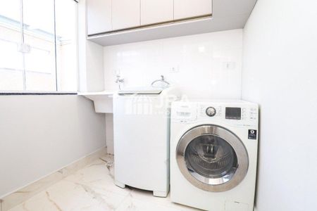 13_photo/94dcfb64bd.21b82dd0b136b59b-ATLAS-94807fae-3e9c-46b4-8fe9-1fb336260884.jpg de casa à venda com 3 quartos, 201m² em Pinheirinho, Curitiba