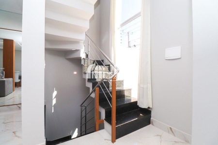 16_photo/94dcfb64bd.21b82dd0b136b59b-ATLAS-ee933a89-7f92-409d-ab0a-0d58858fe7e4.jpg de casa à venda com 3 quartos, 201m² em Pinheirinho, Curitiba