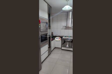 9_photo/94dcfb6509.f454a8f033bce089-ATLAS-dc8f139b-a337-41b2-a860-ac2dcbce6698.jpg de casa à venda com 3 quartos, 200m² em Xaxim, Curitiba