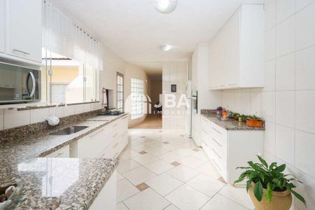 30_photo/94dcfb6619.3b8db0d2a53e1086-ATLAS-c38b1ecf-1371-47d5-ba5e-a2fc3e78b937.jpg de casa à venda com 3 quartos, 220m² em Xaxim, Curitiba