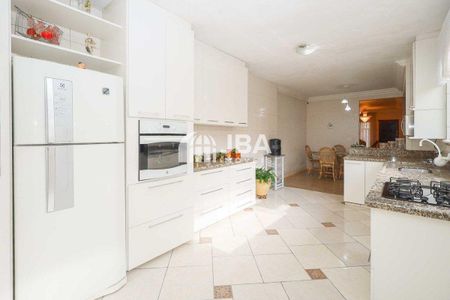 34_photo/94dcfb6619.3b8db0d2a53e1086-ATLAS-df430ec9-bb6f-4ae3-830b-9c467b71d90d.jpg de casa à venda com 3 quartos, 220m² em Xaxim, Curitiba