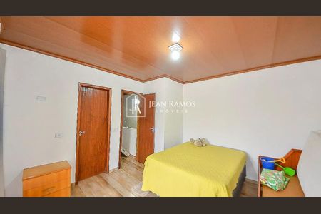 17_photo/94dcfb6691.f593c65414f33db3-ATLAS-13926627-eabc-4bd6-8a1b-20f9e190bf78.jpg de casa à venda com 5 quartos, 210m² em Xaxim, Curitiba