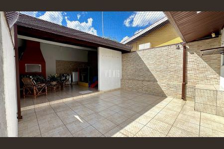 20_photo/94dcfb6a09.b23bd874a6f95fe1-ATLAS-84f83d2b-6352-4170-989f-ceeae4be152d.jpg de casa à venda com 3 quartos, 138m² em Xaxim, Curitiba