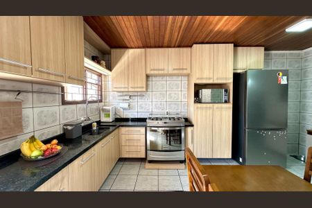 10_photo/94dcfb6a09.b23bd874a6f95fe1-ATLAS-a57795ba-2d89-40f5-8f4e-a08135caee56.jpg de casa à venda com 3 quartos, 138m² em Xaxim, Curitiba