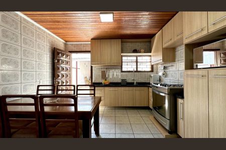 9_photo/94dcfb6a09.b23bd874a6f95fe1-ATLAS-fe9e4aac-31bb-4d80-be71-2624267c236f.jpg de casa à venda com 3 quartos, 138m² em Xaxim, Curitiba