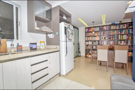 7_photo/94dcfb6a23.b5f4e39731e4f05c-ATLAS-d9f01a67-c2ec-4fb5-a4b2-9f8e5654cd8d.jpg de casa à venda com 3 quartos, 144m² em Xaxim, Curitiba