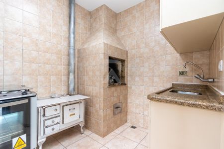 14_photo/94dcfb6a91.d60ed16da6b331d7-ATLAS-3ecb5305-3b99-4709-8633-e432602bb5f0.jpg de casa à venda com 4 quartos, 233m² em Xaxim, Curitiba