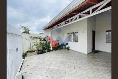 4_photo/94dcfb6b91.cb2272fcfeb20142-ATLAS-33b16e82-501c-4fa1-a407-582d00c4f0f2.jpg de casa à venda com 2 quartos, 76m² em Xaxim, Curitiba