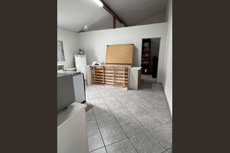 4_photo/94dcfb6daf.d41ccc6539b5b4b0-ATLAS-88f8f2f7-7560-4310-adbd-33f14f65ef7d.jpg de casa à venda com 4 quartos, 230m² em Xaxim, Curitiba