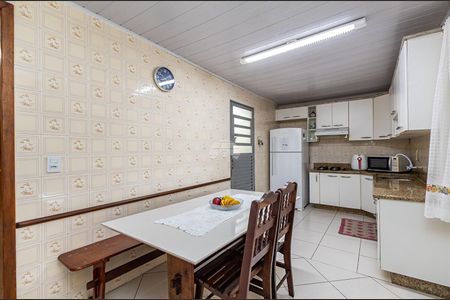 4_photo/94dcfb6f99.d97129b28fc30b3f-ATLAS-a6d7c32b-3602-455c-9189-e7193af67a1a.jpg de casa à venda com 3 quartos, 157m² em Xaxim, Curitiba