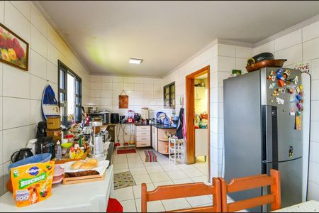 13_photo/94dcfb6f9d.f34b82a44adf642d-ATLAS-5018af45-cfee-4507-89fc-65db1dc1c37d.jpg de casa à venda com 5 quartos, 400m² em Xaxim, Curitiba