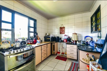 12_photo/94dcfb6f9d.f34b82a44adf642d-ATLAS-51279557-8076-4544-bd14-2c27f4e9c7ed.jpg de casa à venda com 5 quartos, 400m² em Xaxim, Curitiba