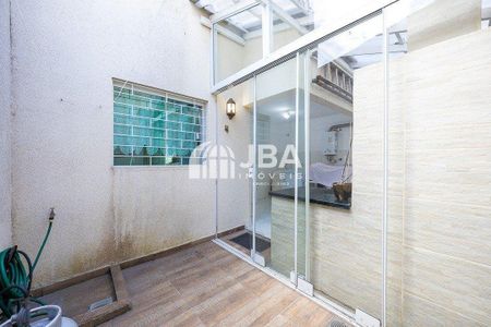 11_photo/94dcfb727b.066cb10c4ae45710-ATLAS-8155a5f7-2aec-45bf-a0ea-210d48f4fcf5.jpg de casa à venda com 0 quarto, 115m² em Xaxim, Curitiba