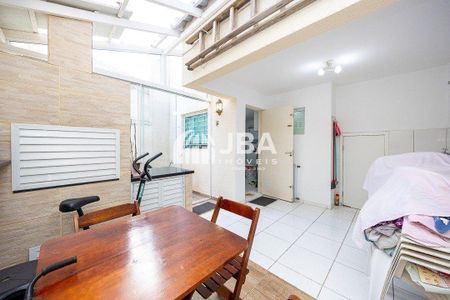 6_photo/94dcfb727b.066cb10c4ae45710-ATLAS-a871d20f-ff48-4dda-a623-4b4dbd347710.jpg de casa à venda com 0 quarto, 115m² em Xaxim, Curitiba