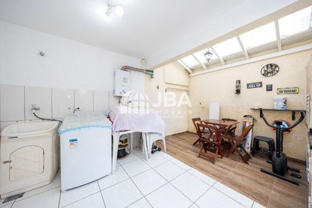 5_photo/94dcfb727b.066cb10c4ae45710-ATLAS-be33b11c-69d6-4ed7-b322-b2fd38f9d7cf.jpg de casa à venda com 0 quarto, 115m² em Xaxim, Curitiba