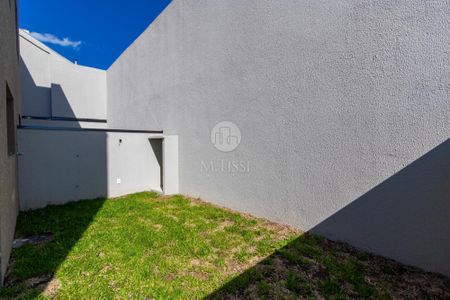 12_photo/94dcfb72e3.eef922eea43136be-ATLAS-3f07f822-9398-4dc3-b8e1-5cdf1e7b5b34.jpg de casa à venda com 3 quartos, 145m² em Xaxim, Curitiba