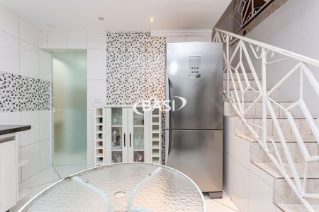 5_photo/94dcfb739f.a8455c5093fa5497-ATLAS-1ea92515-45ff-4883-9cb1-4f3f6ca1fd8a.jpg de casa à venda com 3 quartos, 190m² em Xaxim, Curitiba