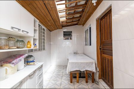 10_photo/94dcfb73bd.df2406aa61ba3211-ATLAS-00c2837d-4735-468f-8d6d-e5a4d748c7fc.jpg de casa à venda com 4 quartos, 100m² em Xaxim, Curitiba