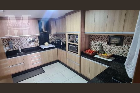 5_photo/94dcfb7afd.4cea1a0b3f6bbd2f-ATLAS-18ac3a77-01ce-4dae-bd77-69c15e849ab9.jpg de casa à venda com 2 quartos, 145m² em Pinheirinho, Curitiba