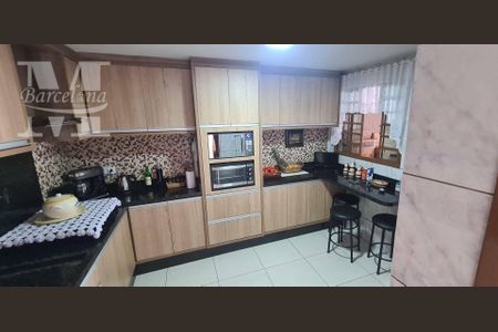 4_photo/94dcfb7afd.4cea1a0b3f6bbd2f-ATLAS-616b3a65-d00a-4cfb-b78b-9e93d6724c1b.jpg de casa à venda com 2 quartos, 145m² em Pinheirinho, Curitiba