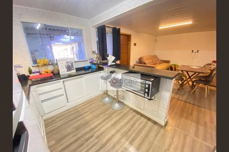 3_photo/94dcfb801d.f2bfaed4af7a5e8b-ATLAS-0642bdfd-d37a-4e70-ac8c-a59e7e2564ae.jpg de casa à venda com 6 quartos, 200m² em Pinheirinho, Curitiba