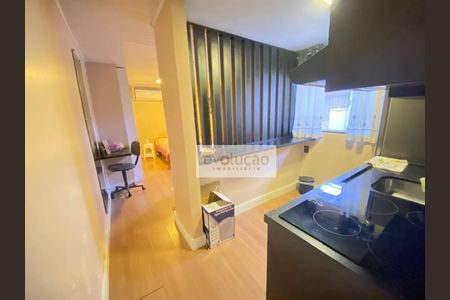 3_photo/94dcfb801d.f2bfaed4af7a5e8b-ATLAS-10e4566a-78d0-47d9-ac18-40b5d2c5ead3.jpg de casa à venda com 6 quartos, 200m² em Pinheirinho, Curitiba