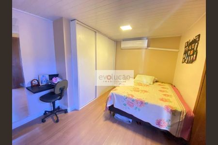 6_photo/94dcfb801d.f2bfaed4af7a5e8b-ATLAS-29da7c7f-531c-44b4-b01e-9eab2ea6ee63.jpg de casa à venda com 6 quartos, 200m² em Pinheirinho, Curitiba