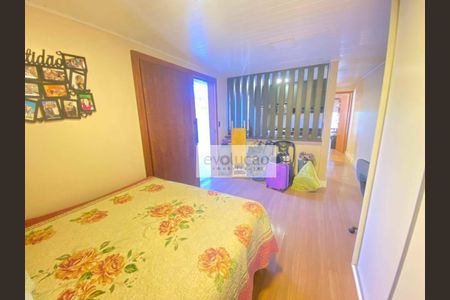 3_photo/94dcfb801d.f2bfaed4af7a5e8b-ATLAS-67021308-5bcf-4b60-b686-34b24eb1246d.jpg de casa à venda com 6 quartos, 200m² em Pinheirinho, Curitiba