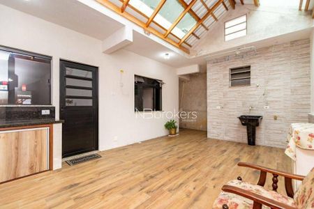 5_photo/94dcfb8753.2f15d505e37c7ac5-ATLAS-c70d5b9a-876a-4cde-b064-e956e86615c7.jpg de casa à venda com 5 quartos, 252m² em Sítio Cercado, Curitiba