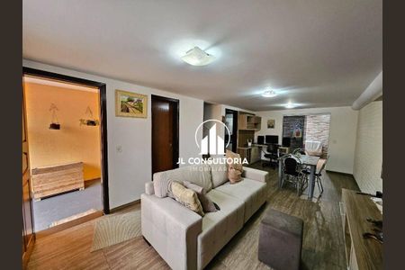 5_photo/94dcfb8825.e6fda0d53421dcd9-ATLAS-17c4920f-bb5f-455f-b427-df7b70b3998e.jpg de casa à venda com 3 quartos, 114m² em Sítio Cercado, Curitiba