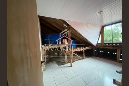 4_photo/94dcfb8d95.8cbbc6e43ead3576-ATLAS-237d645d-b51a-46bd-9e76-a0e9c149dc85.jpg de casa à venda com 6 quartos, m² em Sítio Cercado, Curitiba