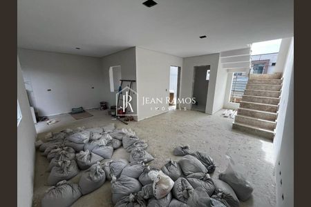 4_photo/94dcfb8ec9.ceff8192393c33de-ATLAS-c8e38c58-56dd-401e-bf4e-6983a042eee6.jpg de casa à venda com 3 quartos, 150m² em Sítio Cercado, Curitiba