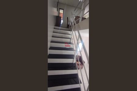 34_photo/94dcfb92f5.d00588b39bb74d6d-ATLAS-9b2b9f65-53e1-47d3-9608-38d04f0af0a3.jpg de casa à venda com 3 quartos, 160m² em Sítio Cercado, Curitiba