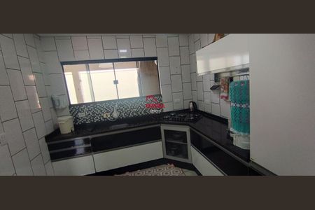 46_photo/94dcfb92f5.d00588b39bb74d6d-ATLAS-b00f924e-a29d-4555-b06d-df874a73dd95.jpg de casa à venda com 3 quartos, 160m² em Sítio Cercado, Curitiba