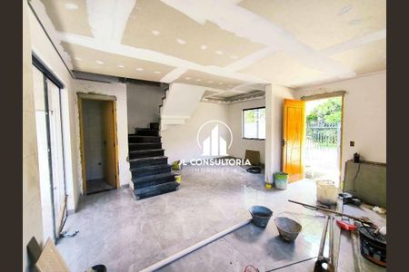 4_photo/94dcfb93a7.f9fd596f8c1c84e9-ATLAS-859b73e1-2e42-47f5-a9c4-e233047d8290.jpg de casa à venda com 3 quartos, 80m² em Sítio Cercado, Curitiba