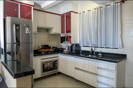 5_photo/94dcfb9477.a6766e4246ca3e93-ATLAS-df7fa77a-d218-48fd-adea-45dc47d9fc8b.jpg de casa à venda com 4 quartos, 117m² em Sítio Cercado, Curitiba