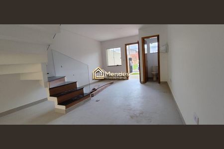 6_photo/94dcfb957d.f38e38137a2159e3-ATLAS-b082dc64-1a1a-44d7-89f7-dd4e98a7a4b1.jpg de casa à venda com 3 quartos, 83m² em Sítio Cercado, Curitiba