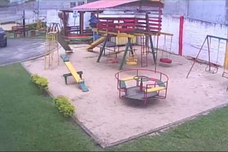 3_photo/94dcfb9847.eb4747a7722cd593-ATLAS-cd8c92ad-a42d-48be-a9f0-4234f96d3cc8.jpg de casa à venda com 4 quartos, 245m² em Sítio Cercado, Curitiba