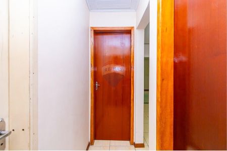 4_photo/94dcfb98b5.3dea3cab82053bf3-ATLAS-38d74f85-488a-490d-8e8f-4a6d7184cd3d.jpg de casa à venda com 4 quartos, 220m² em Sítio Cercado, Curitiba