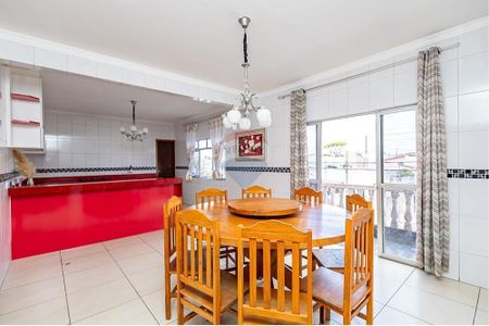 28_photo/94dcfb9a4b.32a8019b0364636a-ATLAS-4809e55c-813f-4bd4-bbab-47b3a6cb4e6d.jpg de casa à venda com 3 quartos, 270m² em Sítio Cercado, Curitiba