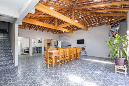 3_photo/94dcfb9a4b.32a8019b0364636a-ATLAS-d2aaf1ee-8da1-407b-9ce3-e80af68bbab6.jpg de casa à venda com 3 quartos, 270m² em Sítio Cercado, Curitiba