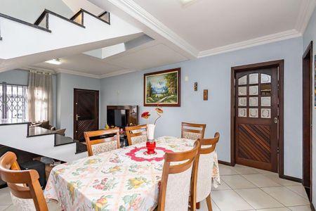 5_photo/94dcfb9af5.badfd497b63a3b5d-ATLAS-4f3da3b2-283e-4a04-a8a4-4eef4c1d31fd.jpg de casa à venda com 4 quartos, 331m² em Sítio Cercado, Curitiba